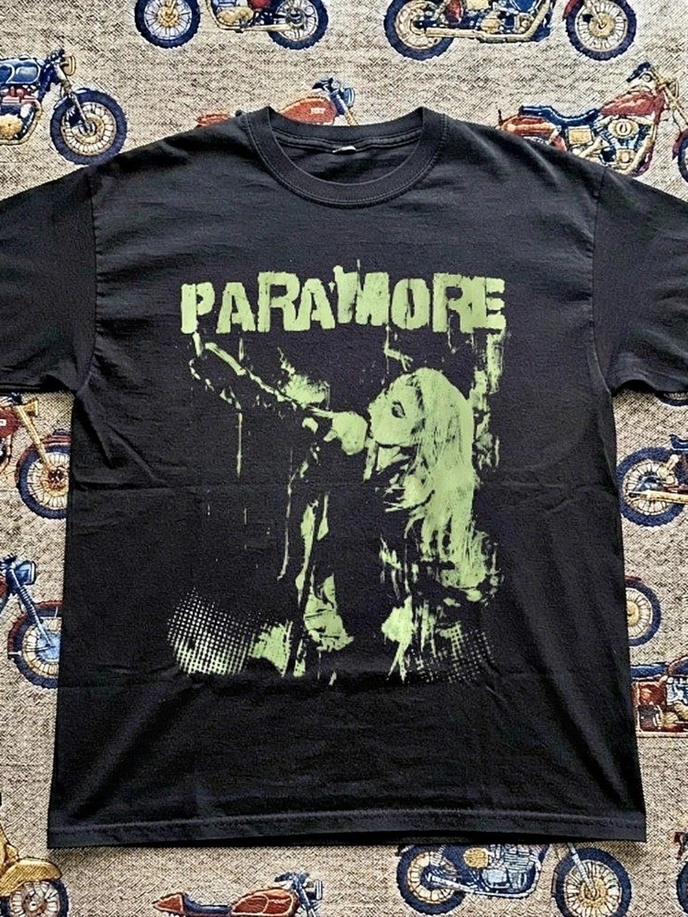 Paramore Graphic Band Tee in Black Like New